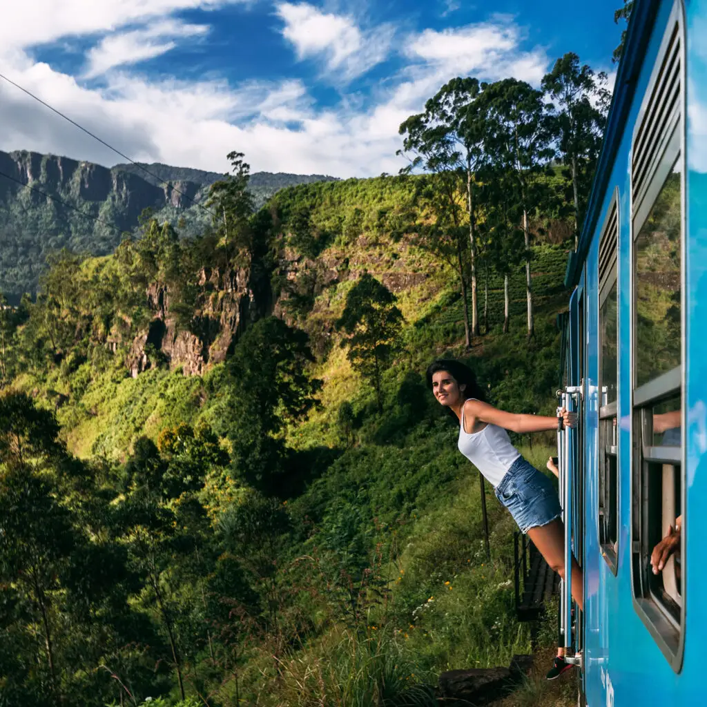 Train Ride from Kandy to Nuwara Eliya sri lankan best travel agent